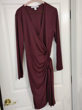 AMAZON ESSENTIALS  Long sleeve wrap front dress